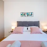 Appartement D-apartment - With Garage And Balcony Zadar