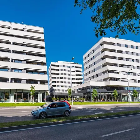 Lejlighed D-apartment - With Garage And Balcony