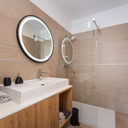 Lejlighed D-apartment - With Garage And Balcony *