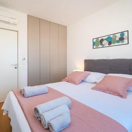 Lejlighed D-apartment - With Garage And Balcony Zadar