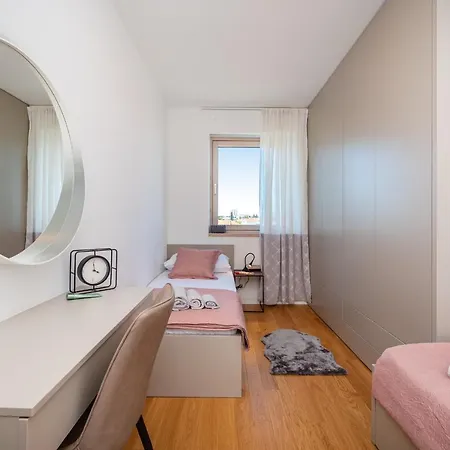 D-apartment - With Garage And Balcony *