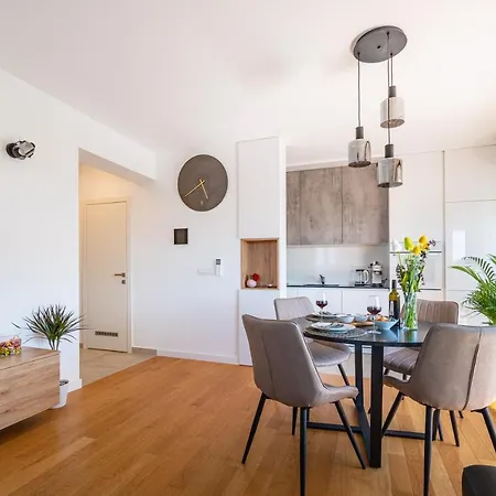 Lejlighed D-apartment - With Garage And Balcony *