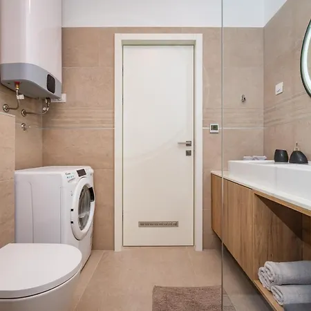 D-apartment - With Garage And Balcony Zadar