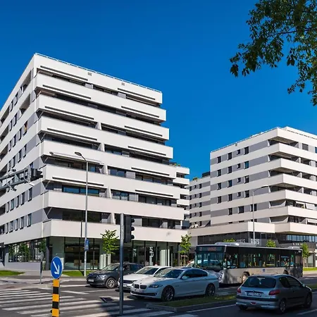 D-apartment - With Garage And Balcony Zára