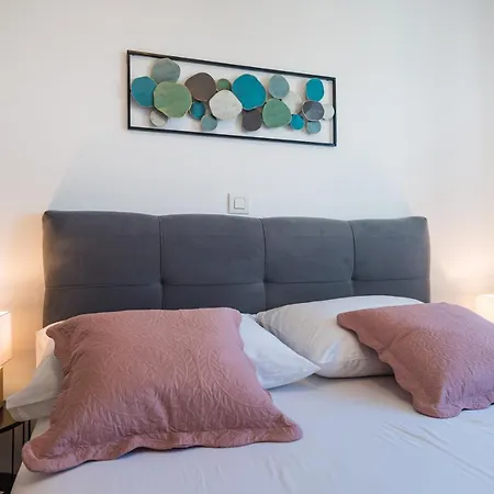 Lejlighed D-apartment - With Garage And Balcony