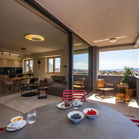 D-apartment - With Garage And Balcony Apartman *