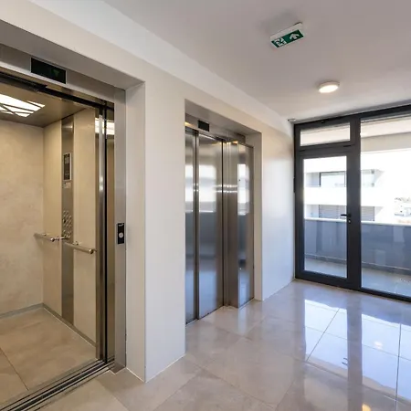 D-apartment - With Garage And Balcony Apartman