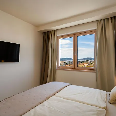 D-apartment - With Garage And Balcony Apartman *