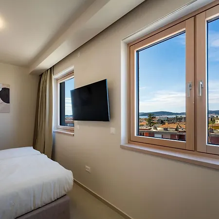 D-apartment - With Garage And Balcony Apartman *