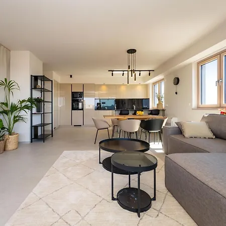 Lejlighed D-apartment - With Garage And Balcony *