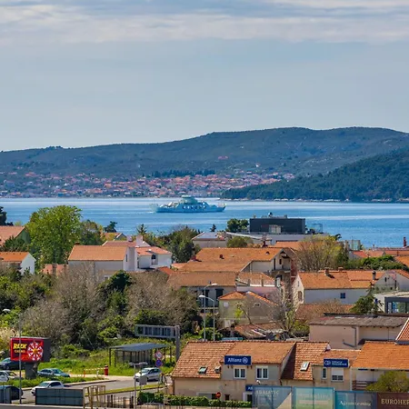 Lejlighed D-apartment - With Garage And Balcony