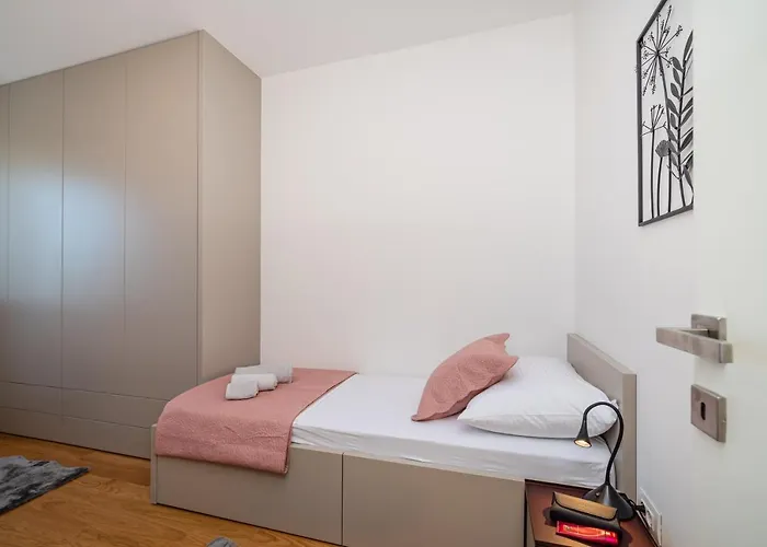 D-apartment - With Garage And Balcony Apartment *