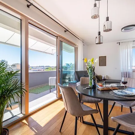 Appartamento D-apartment - With Garage And Balcony