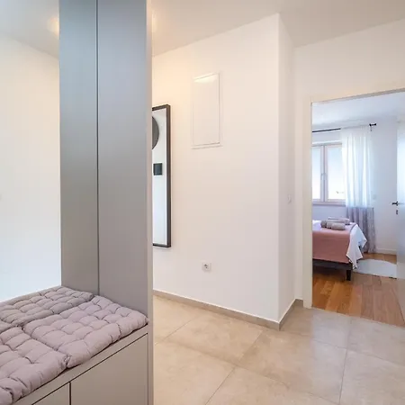 Apartment D-apartment - With Garage And Balcony Zadar