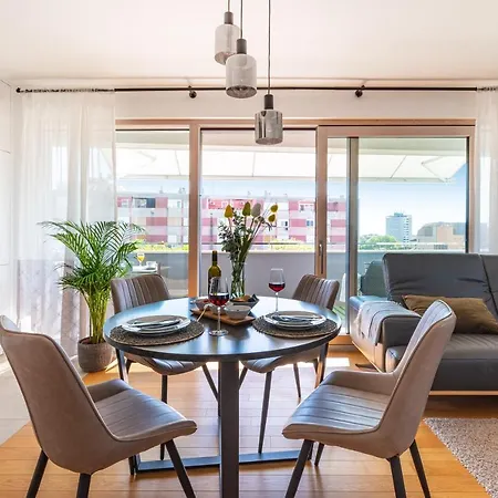 D-apartment - With Garage And Balcony Appartamento Zara