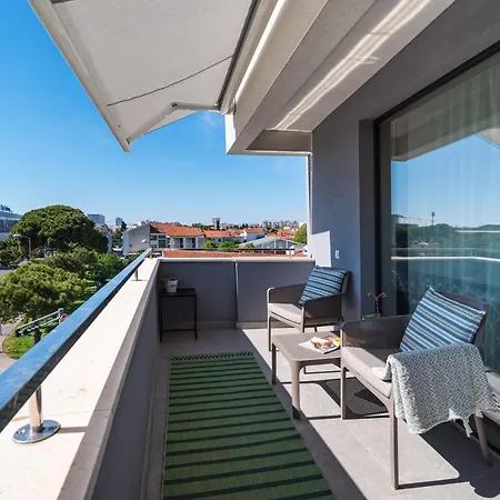 D-apartment - With Garage And Balcony Апартаменты