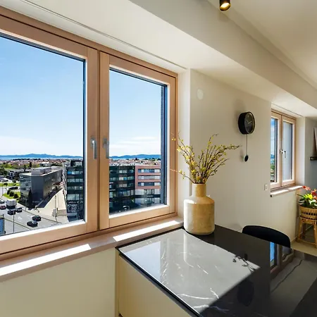 Apartment D-apartment - With Garage And Balcony Zadar