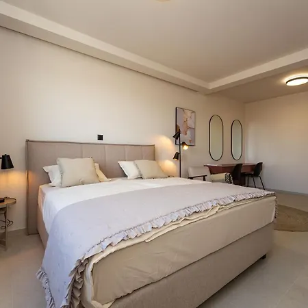 D-apartment - With Garage And Balcony Appartamento