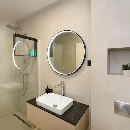 D-apartment - With Garage And Balcony Διαμέρισμα *