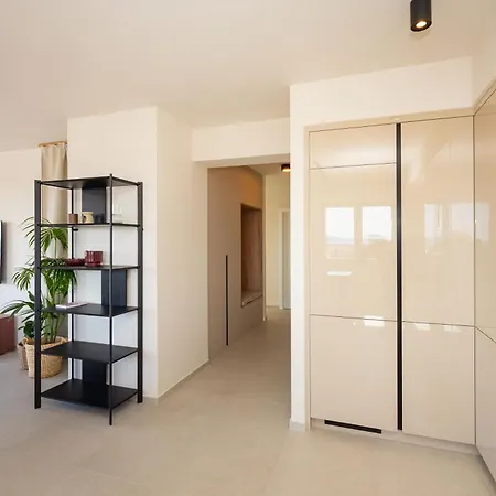 Apartment D-apartment - With Garage And Balcony Zadar