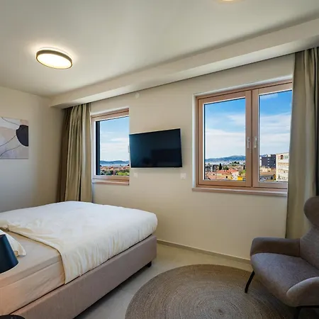 D-apartment - With Garage And Balcony Lägenhet Zadar