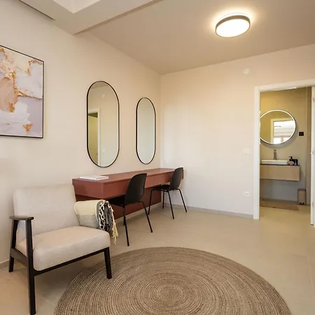 D-apartment - With Garage And Balcony