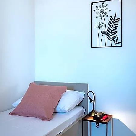 Διαμέρισμα D-apartment - With Garage And Balcony