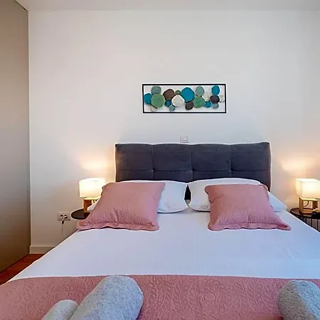 Διαμέρισμα D-apartment - With Garage And Balcony