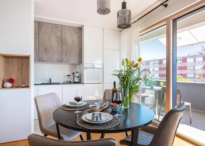 D-apartment - With Garage And Balcony Apartman *