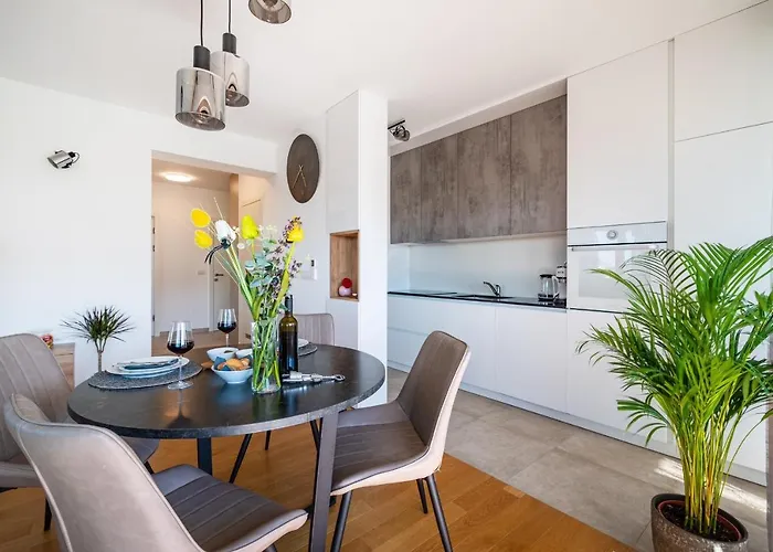 D-apartment - With Garage And Balcony Zadar