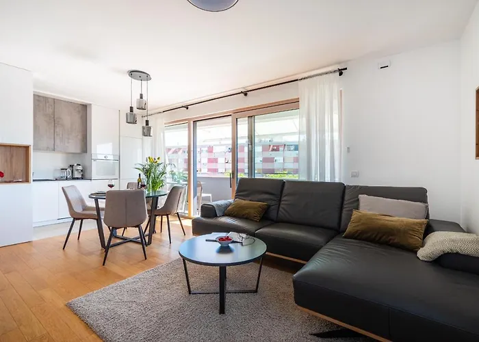 D-apartment - With Garage And Balcony 公寓 扎达尔