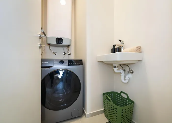 D-apartment - With Garage And Balcony Задар