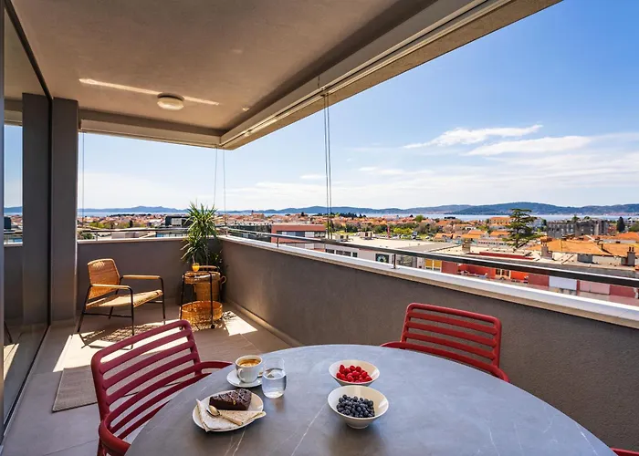 D-apartment - With Garage And Balcony Задар